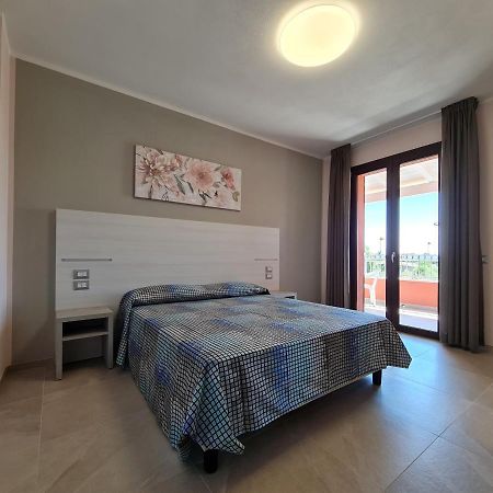Il Risveglio Di Pula Domo Hotel ภายนอก รูปภาพ
