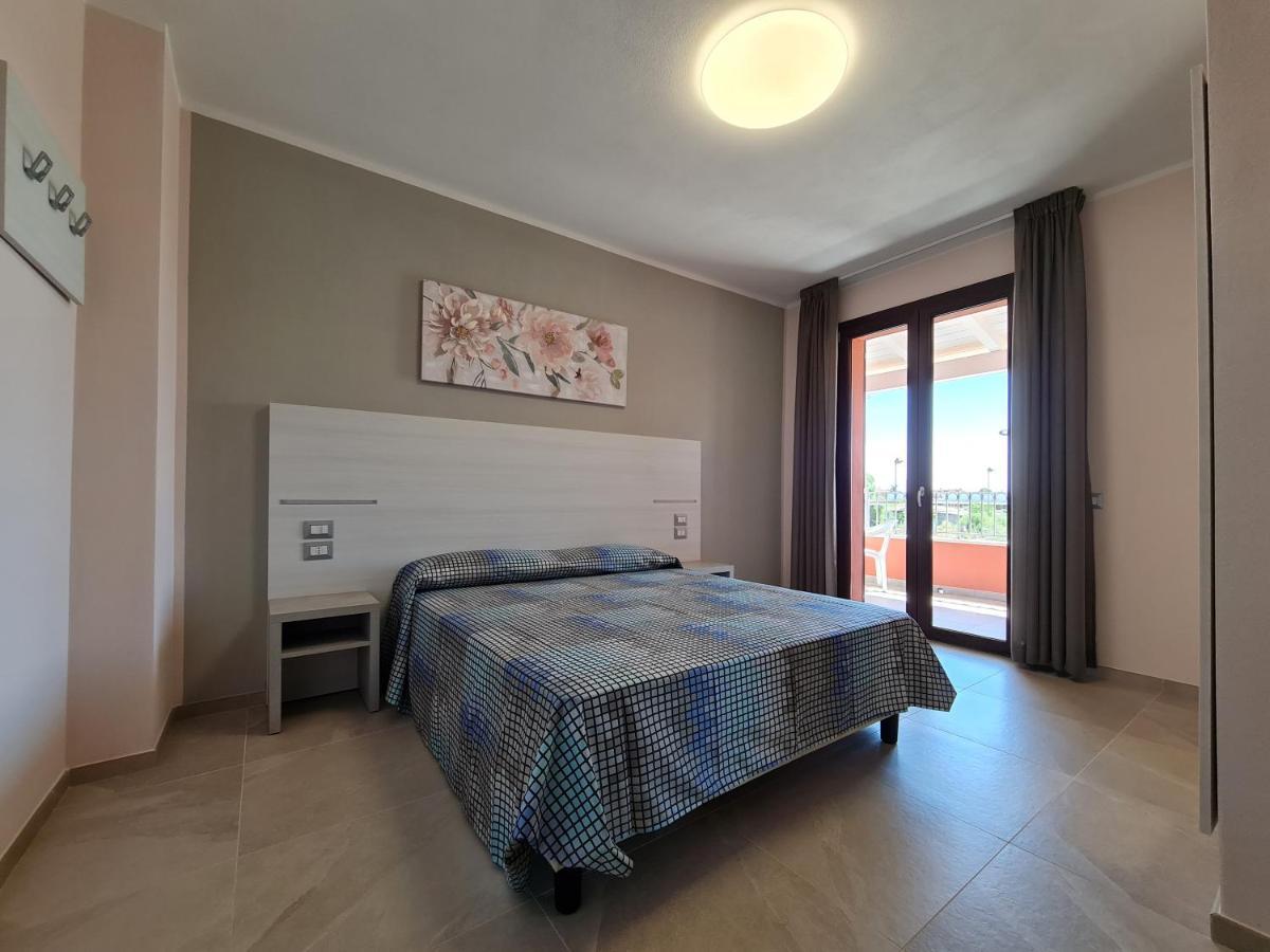Il Risveglio Di Pula Domo Hotel ภายนอก รูปภาพ