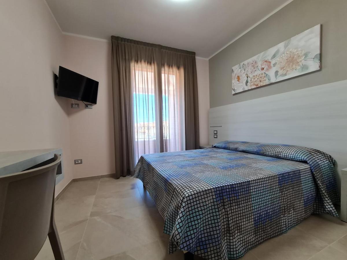 Il Risveglio Di Pula Domo Hotel ภายนอก รูปภาพ